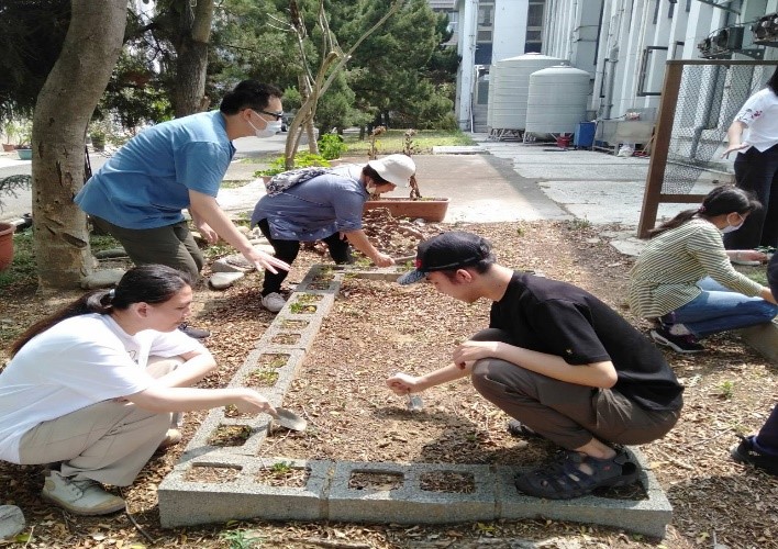 112-2 植生活：共享綠意時光-園藝治療生命教育工作坊